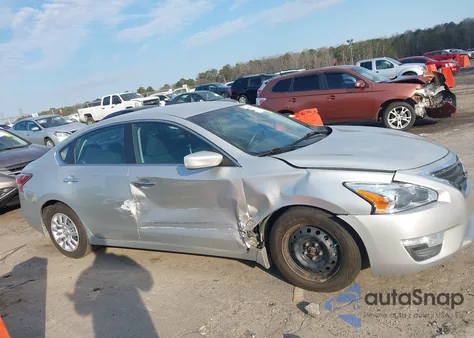 2015 Nissan Altima 2.5 S z USA, uszkodzony, nr VIN 1N4AL3AP6FC205716